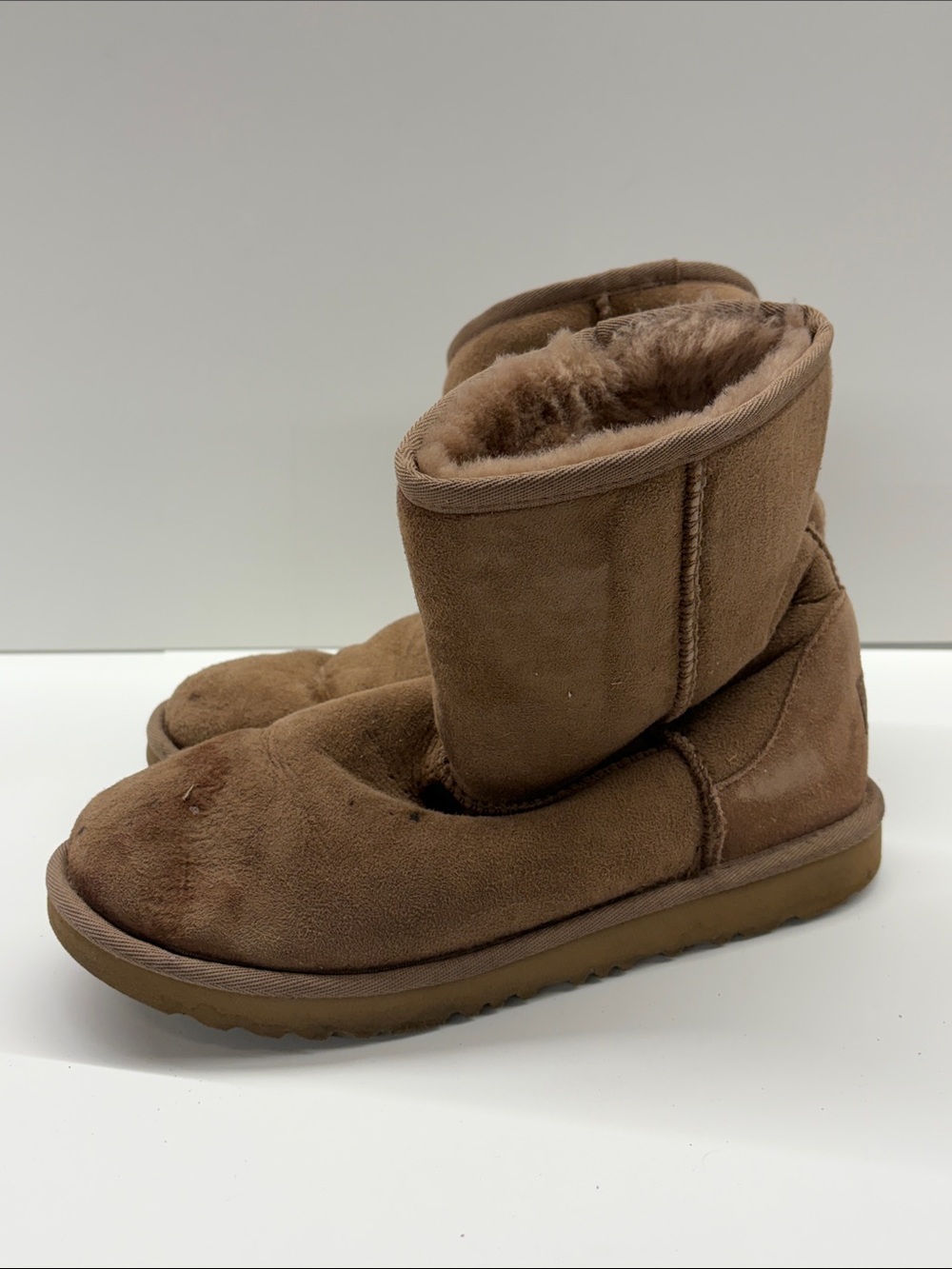 Used UGG Classic Short Boots Women’s Size 6
